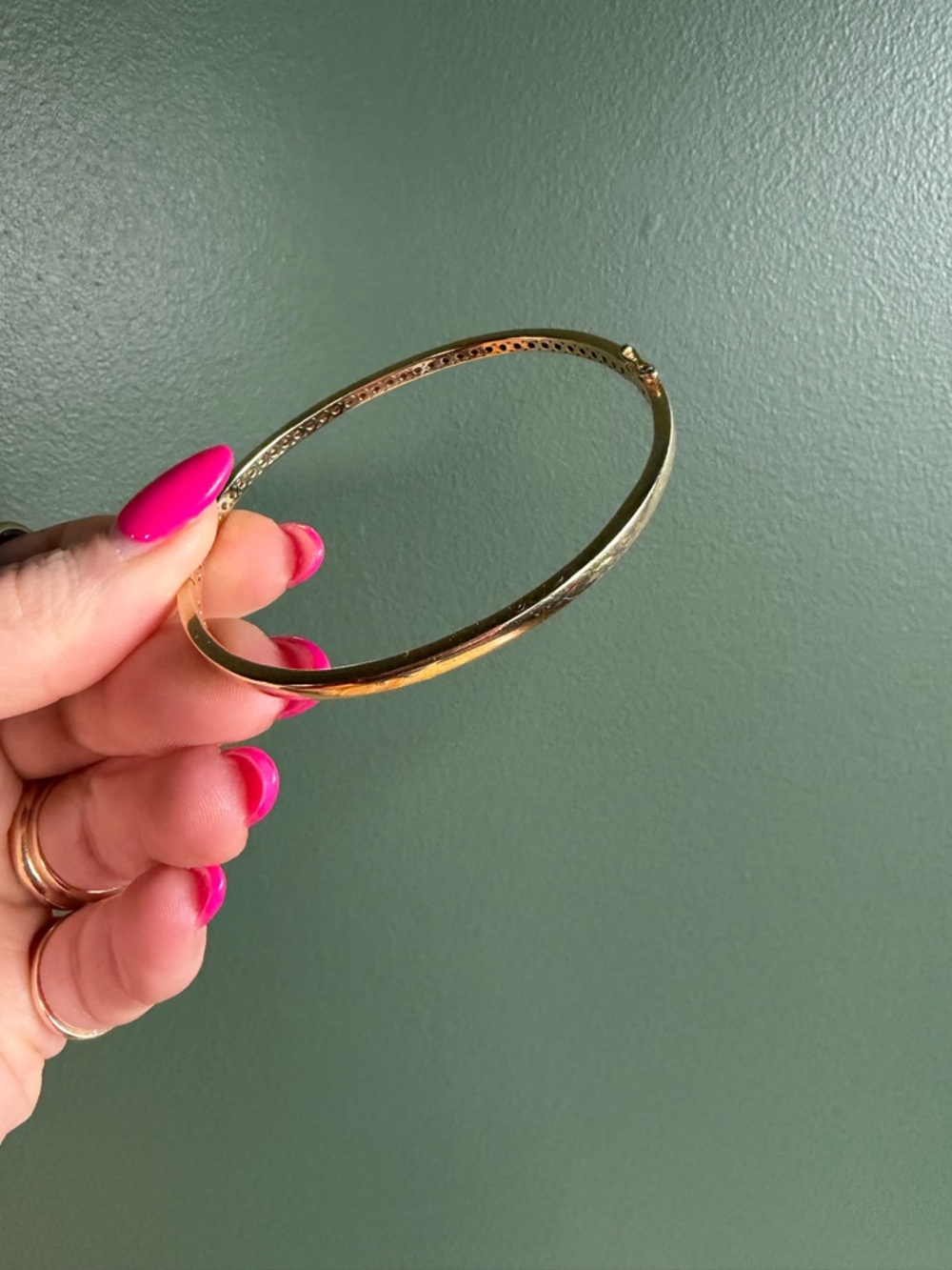 Vintage Plain 14k Gold Hinged Bangle Bracelet - Picture 2 of 9